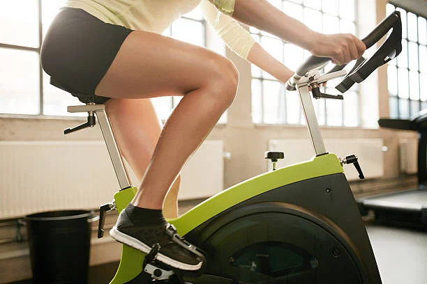 Bicicleta ergométrica emagrece? Quanto tempo devo pedalar por dia?