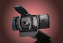 Webcam Full HD Logitech C920s com Microfone Embutido