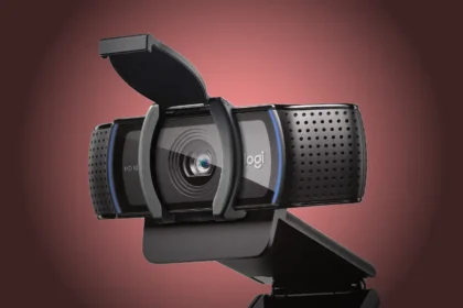 Webcam Full HD Logitech C920s com Microfone Embutido