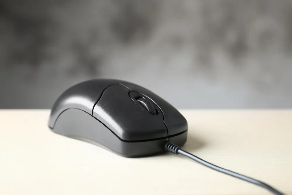 Mouse com Fio: Vantagens e Desvantagens